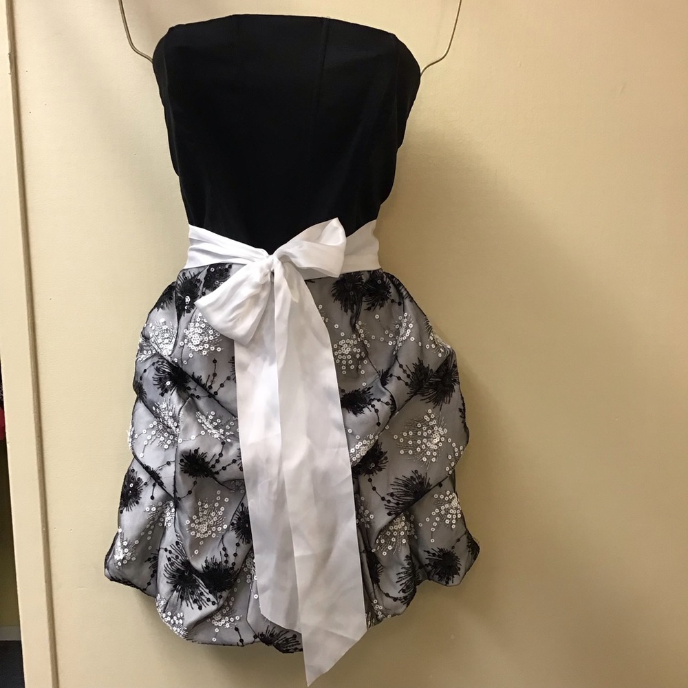 Gunne Sax by Jessica McClintock Strapless Black and White Prom Dress